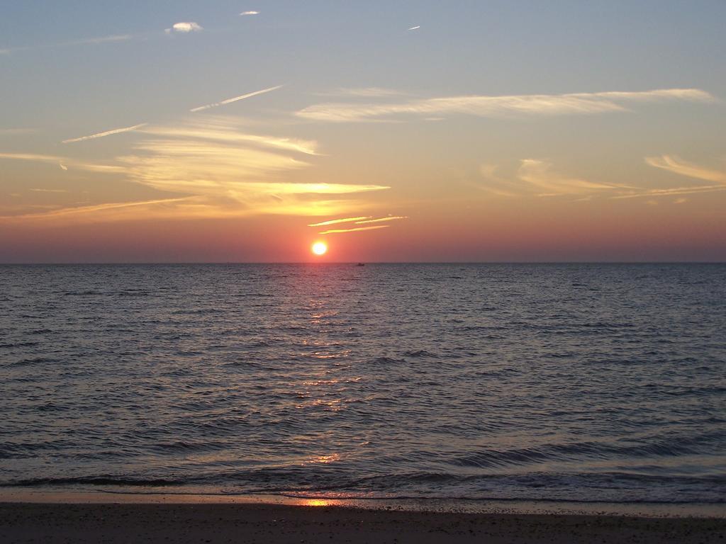 Sunset Beach Resort Cape Charles Exteriör bild